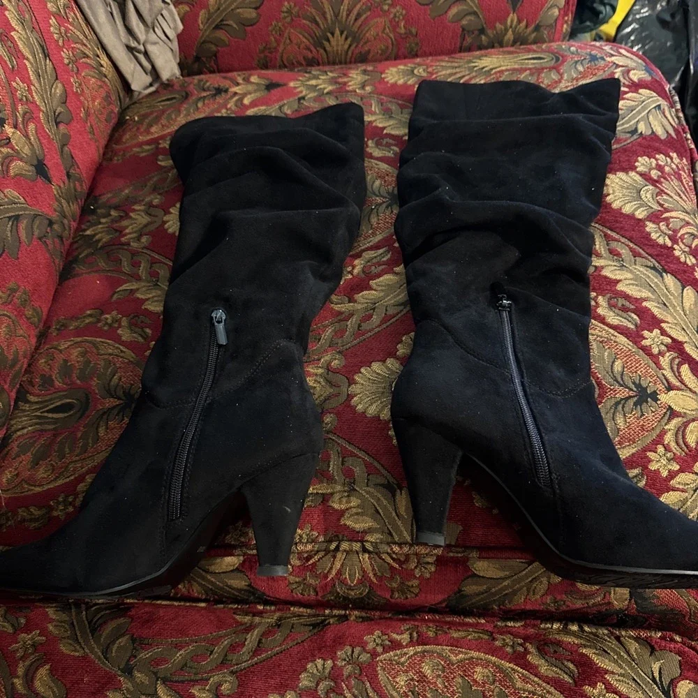Womens Knee High Suede Boots size 7.5